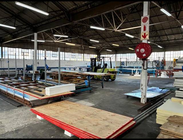 INDUSTRIAL PROPERTY TO RENT IN DEAL PARTY